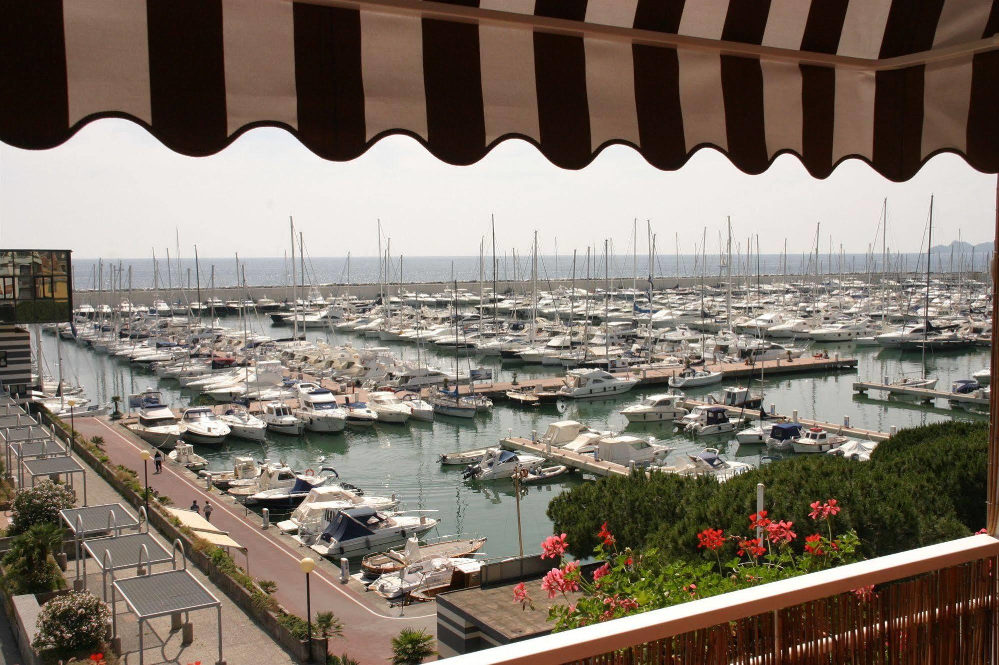 Hotel Ancora Riviera Lavagna Exterior foto